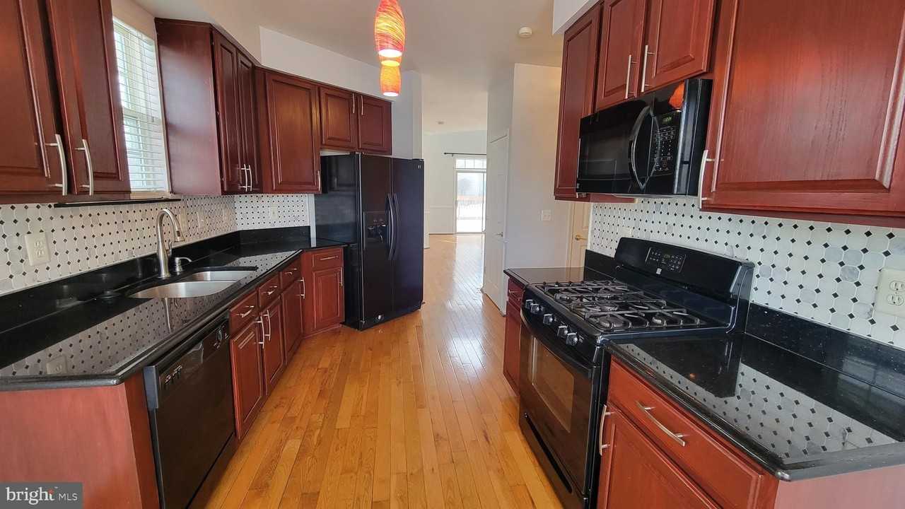 12132 Tango Ln - Photo 7 of 38