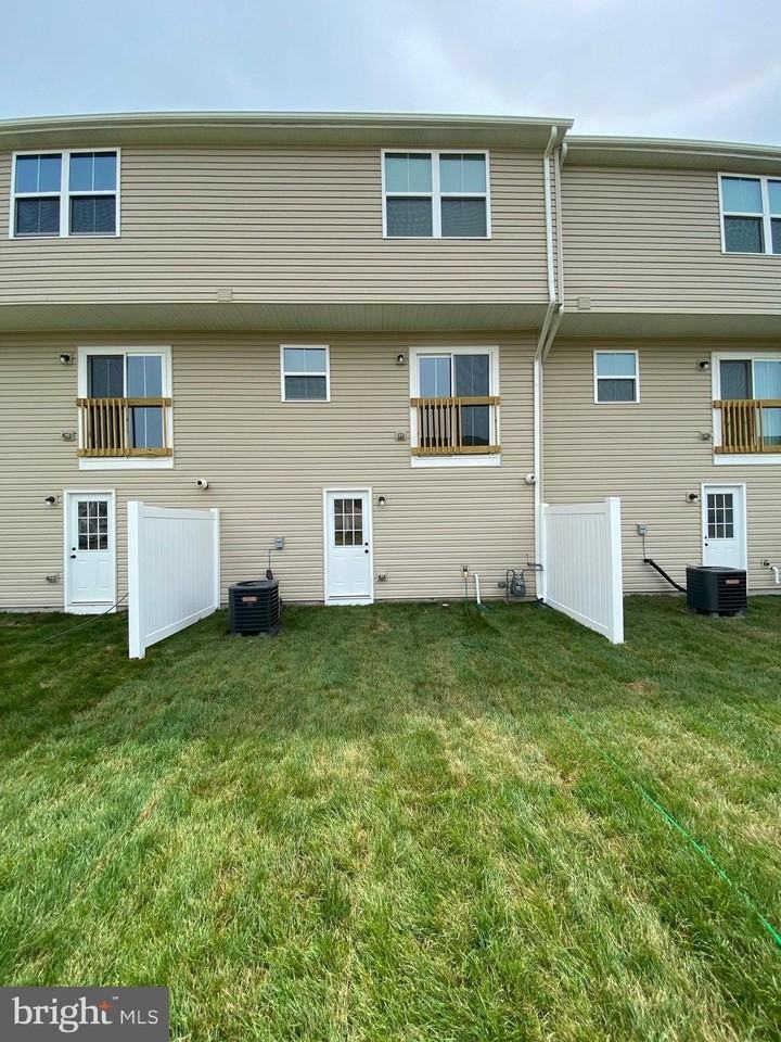 55 Snickers Ct - Photo 3 of 17