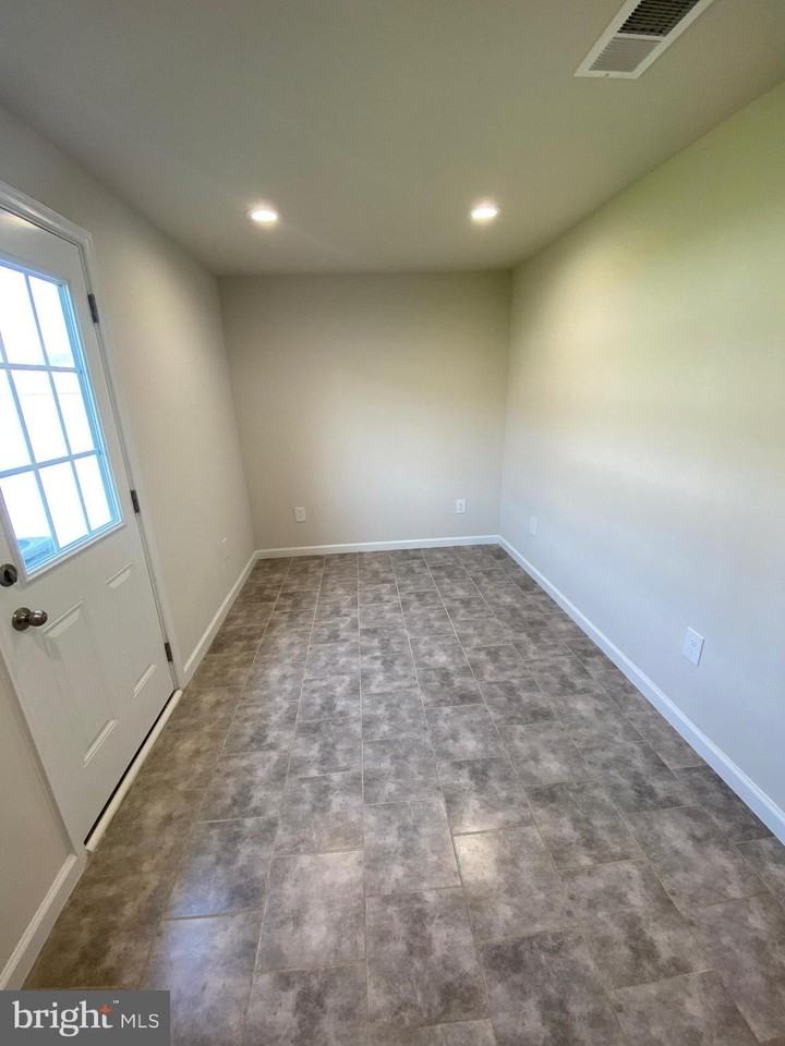 55 Snickers Ct - Photo 5 of 17