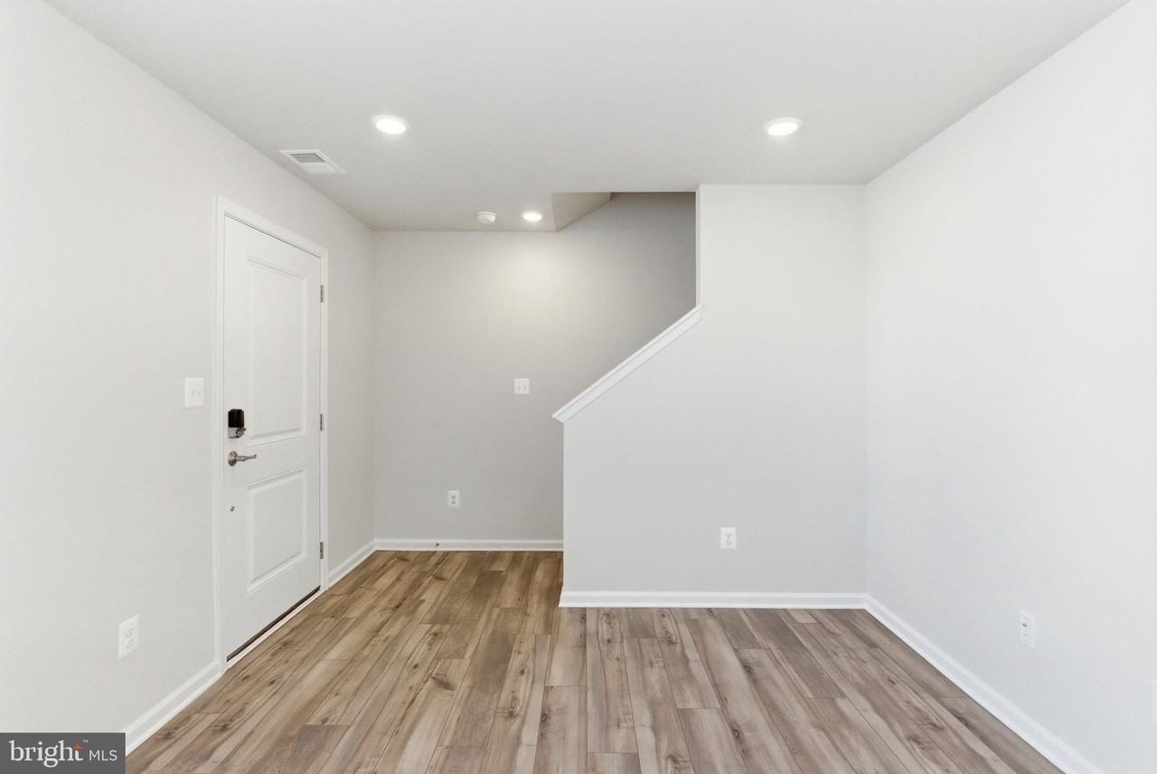 406 18th Ave - Photo 4 of 23