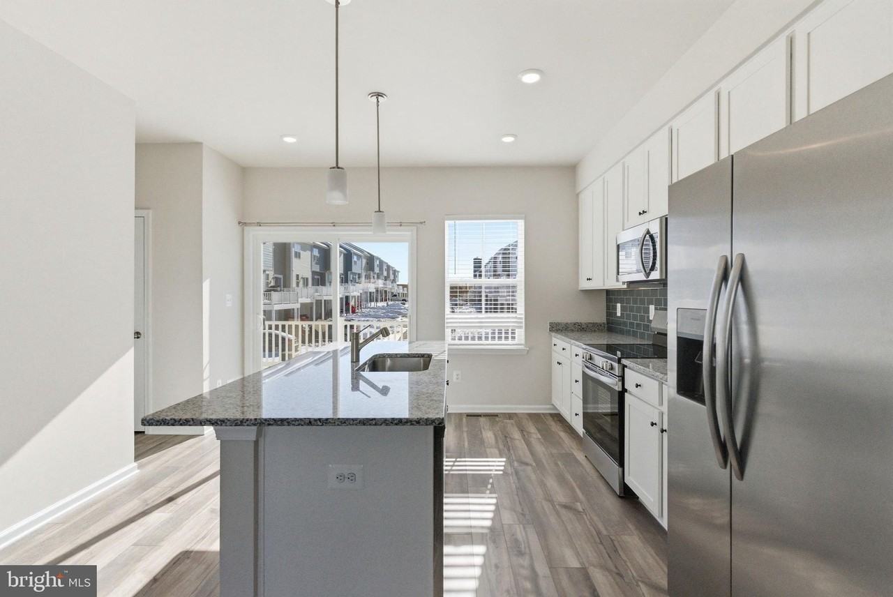 406 18th Ave - Photo 6 of 23