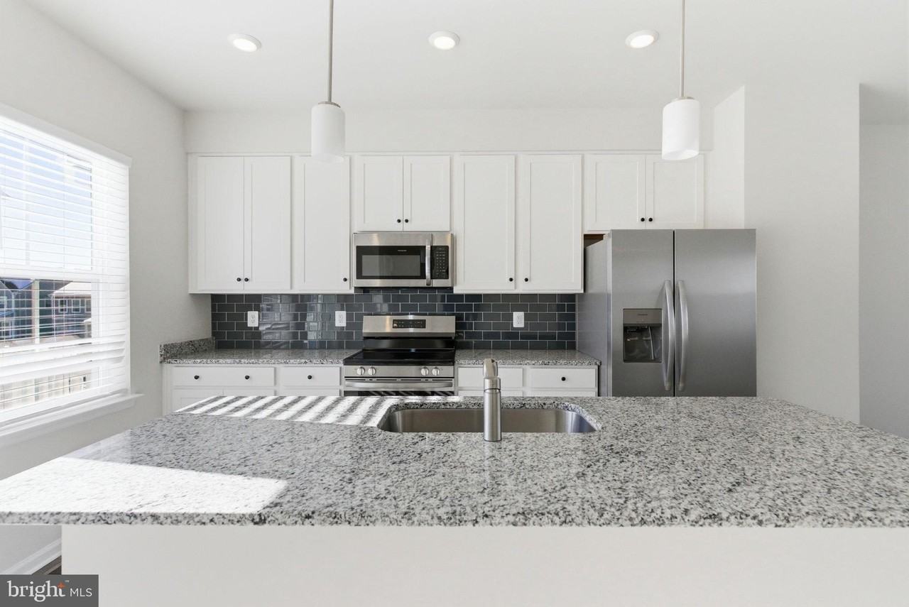 406 18th Ave - Photo 7 of 23