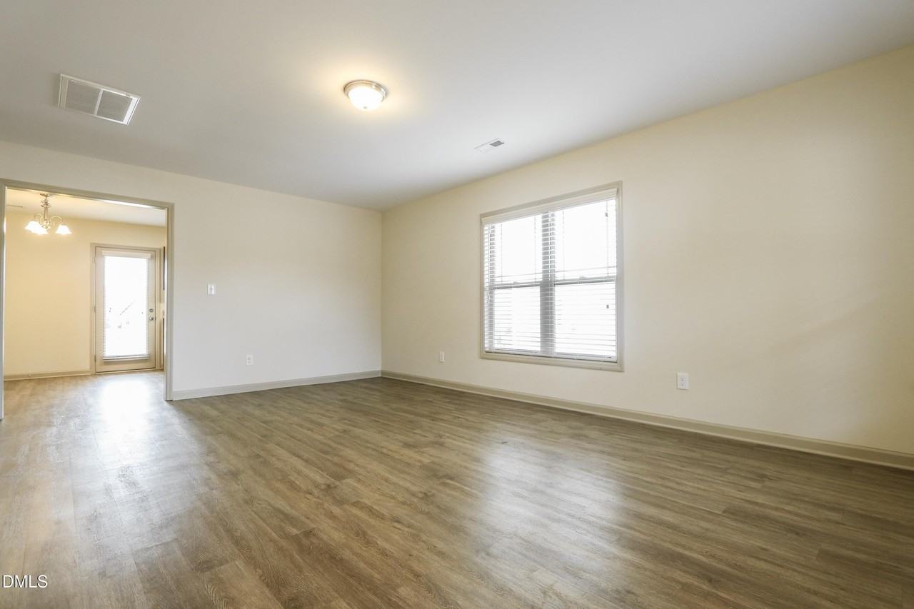 111 Piedmont Pl - Photo 4 of 11