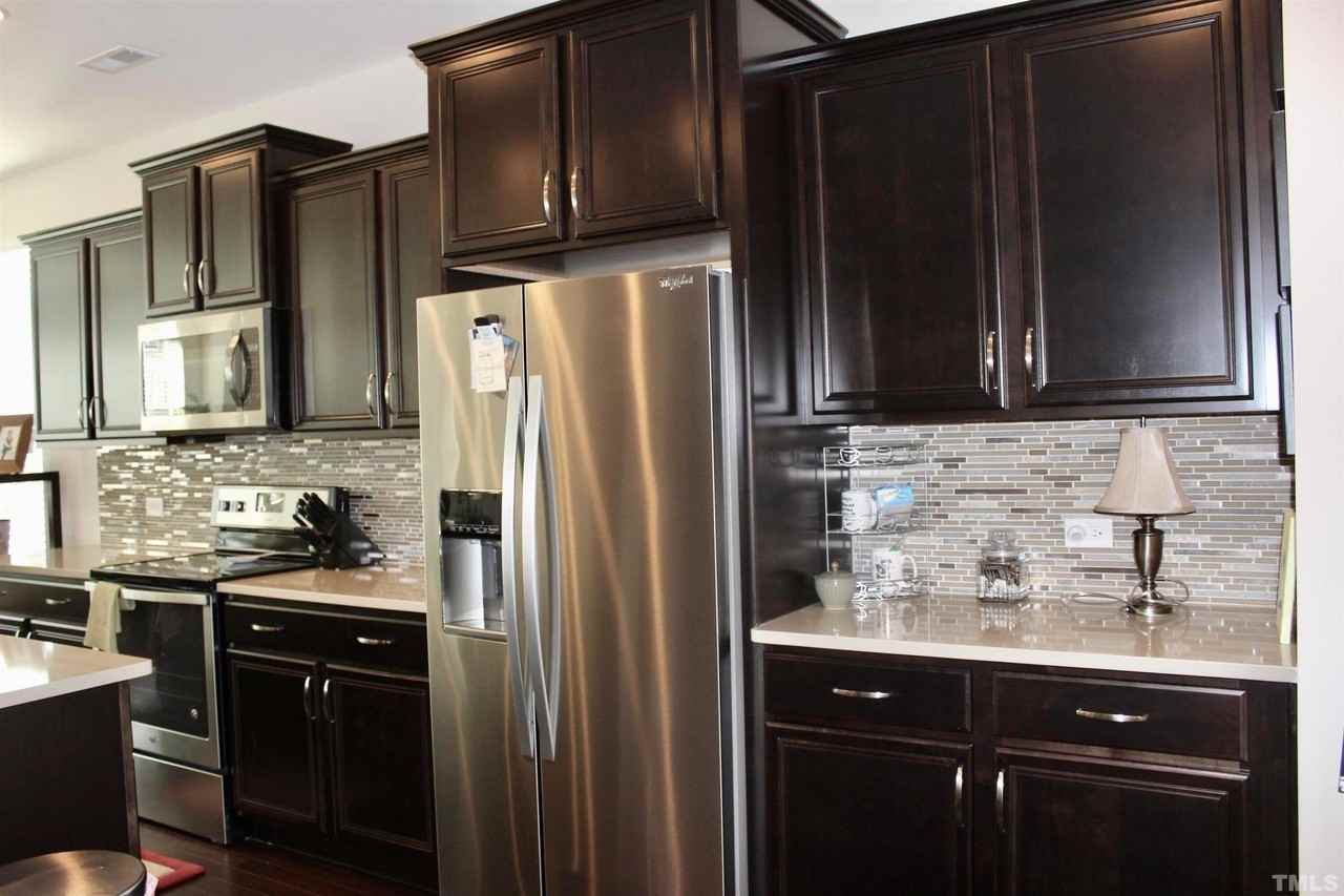 1608 Topaz Ln - Photo 4 of 23