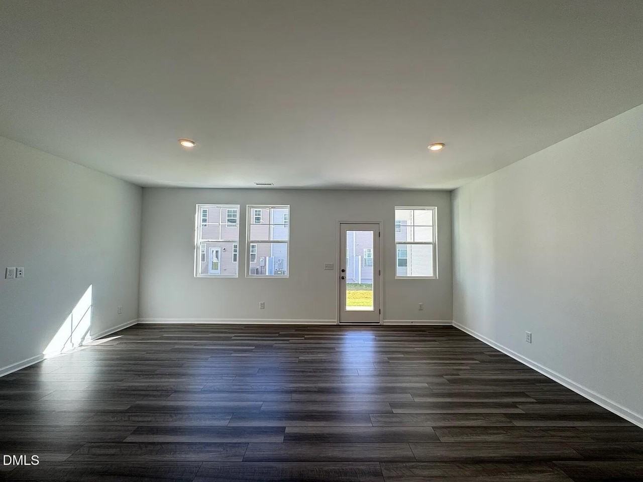 209 Lily Patch Ln - Photo 4 of 15