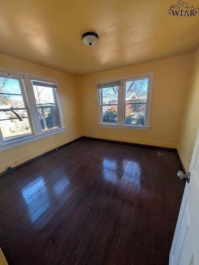 2406 Avenue E - Photo 4 of 12