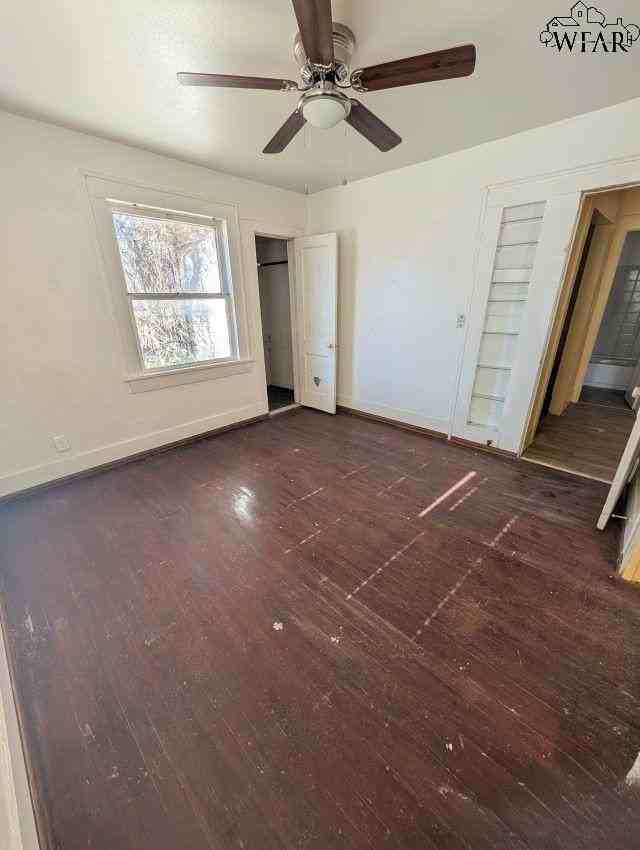 2406 Avenue E - Photo 5 of 12