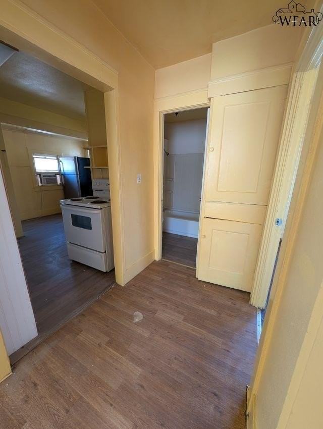 2406 Avenue E - Photo 6 of 12