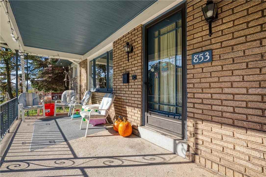 853 Collins Ave - Photo 4 of 31