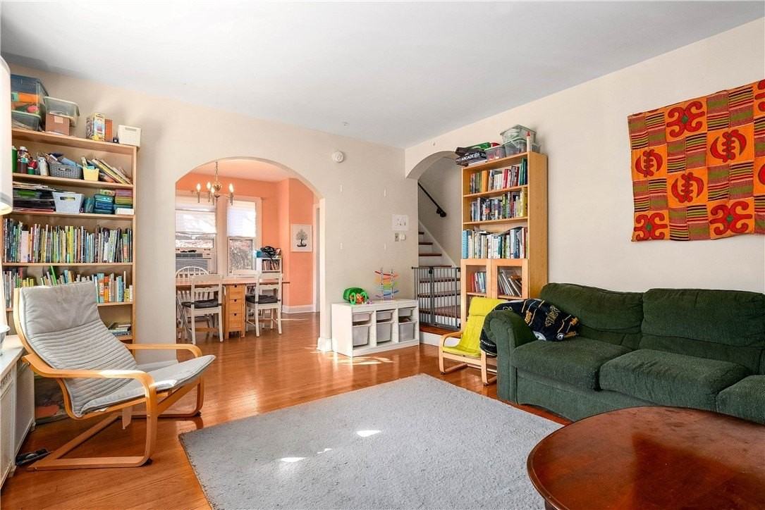 853 Collins Ave - Photo 6 of 31