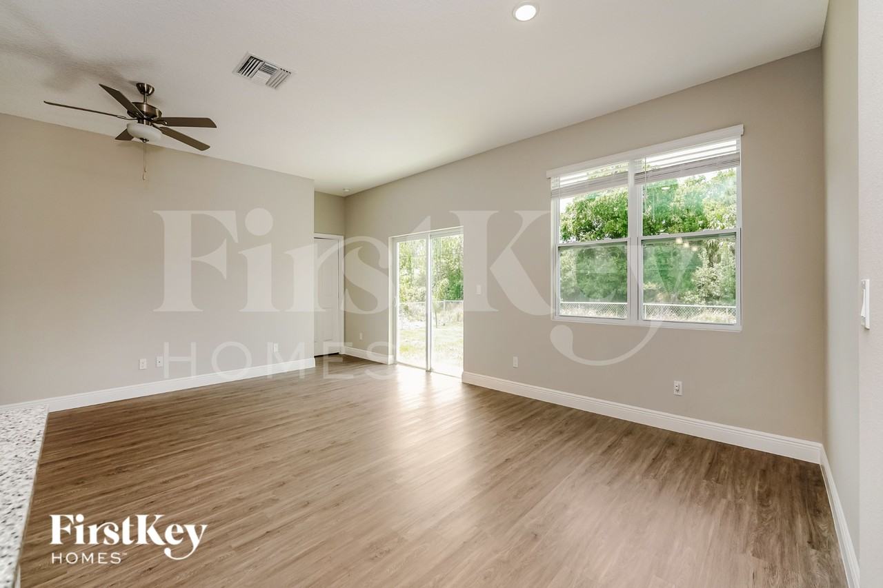 612 Reading St Se - Photo 2 of 16