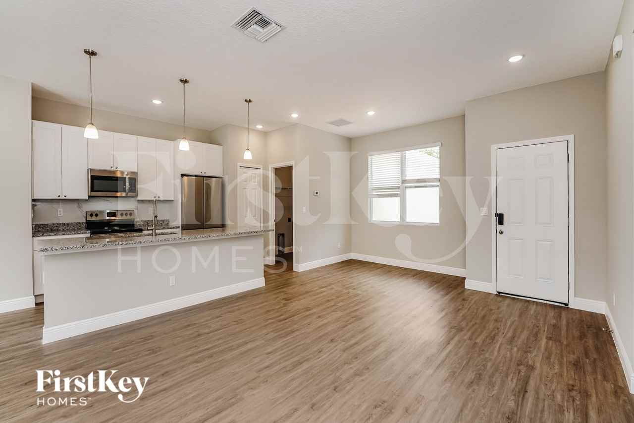 612 Reading St Se - Photo 5 of 16