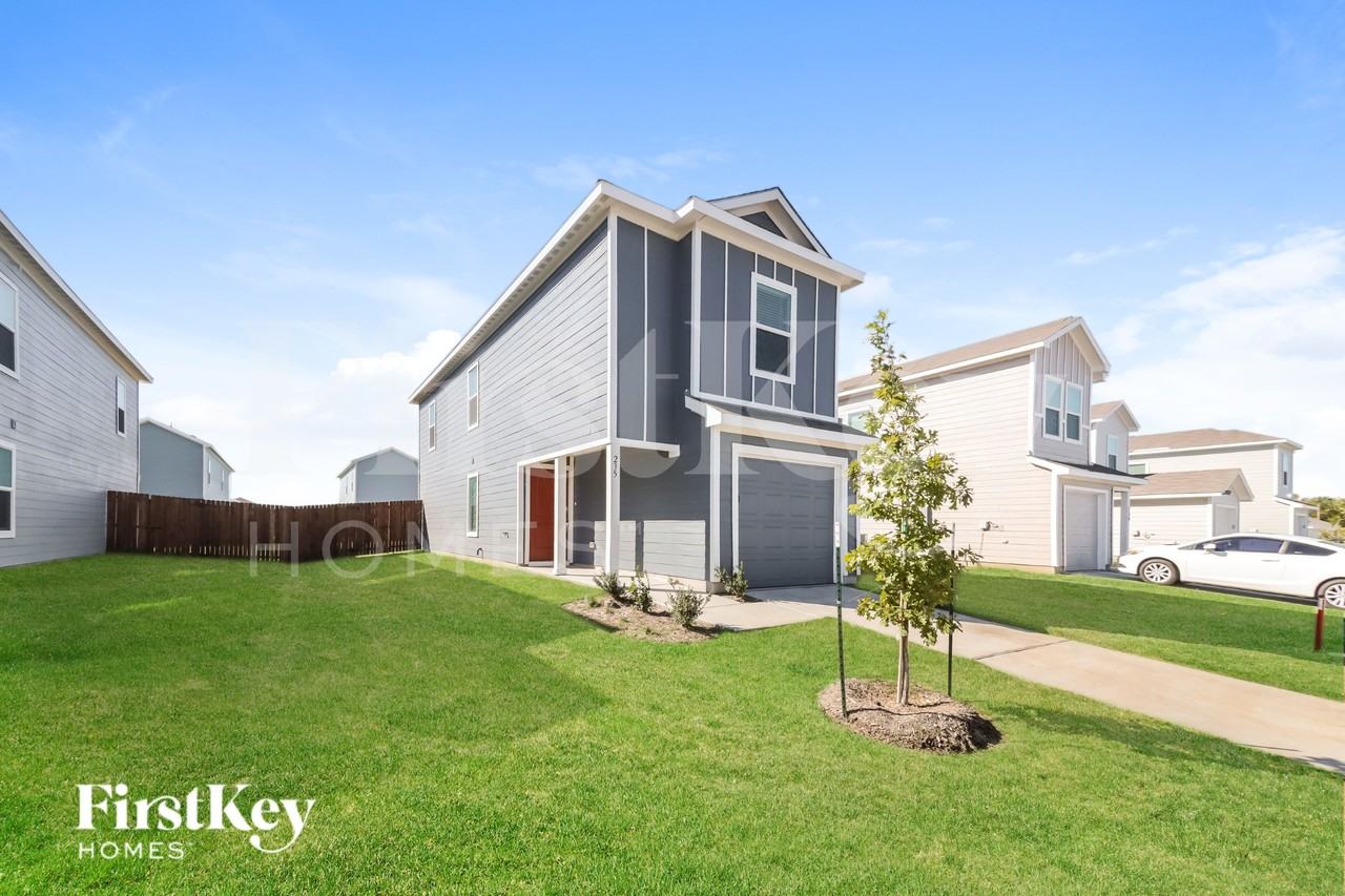 235 Plumcove Dr - Photo 2 of 16