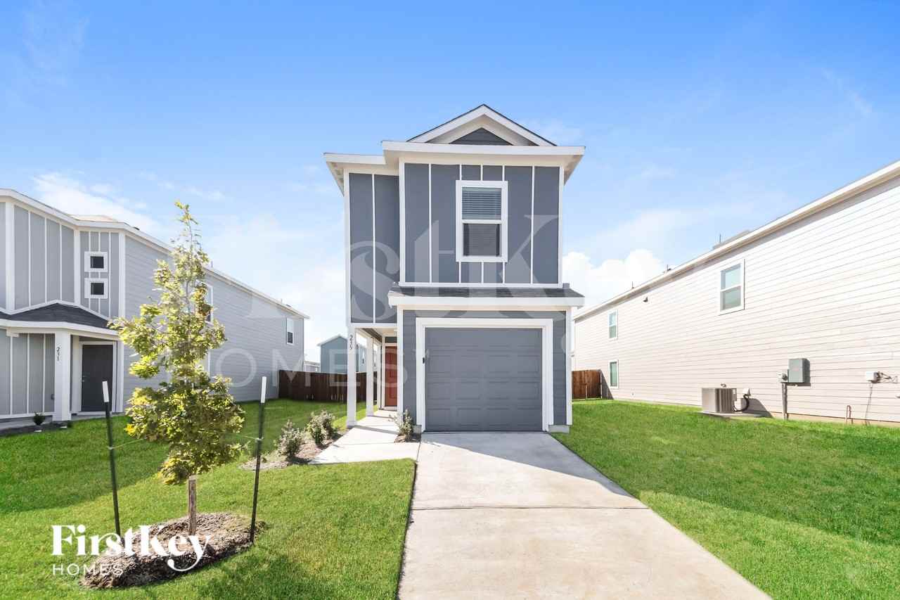 235 Plumcove Dr - Photo 3 of 16