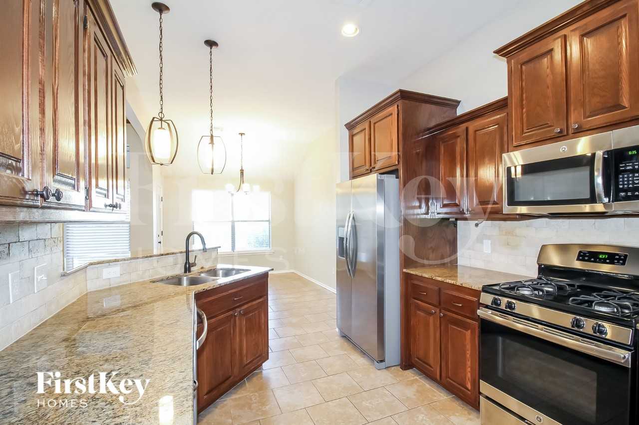 4529 Oasis Ct - Photo 6 of 18