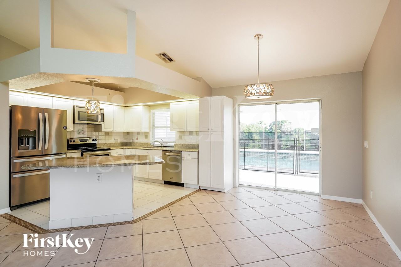 2223 Ne 1st Ter - Photo 4 of 16