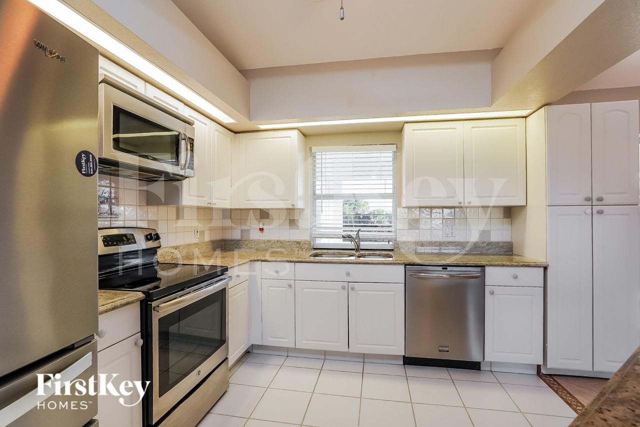 2223 Ne 1st Ter - Photo 6 of 16