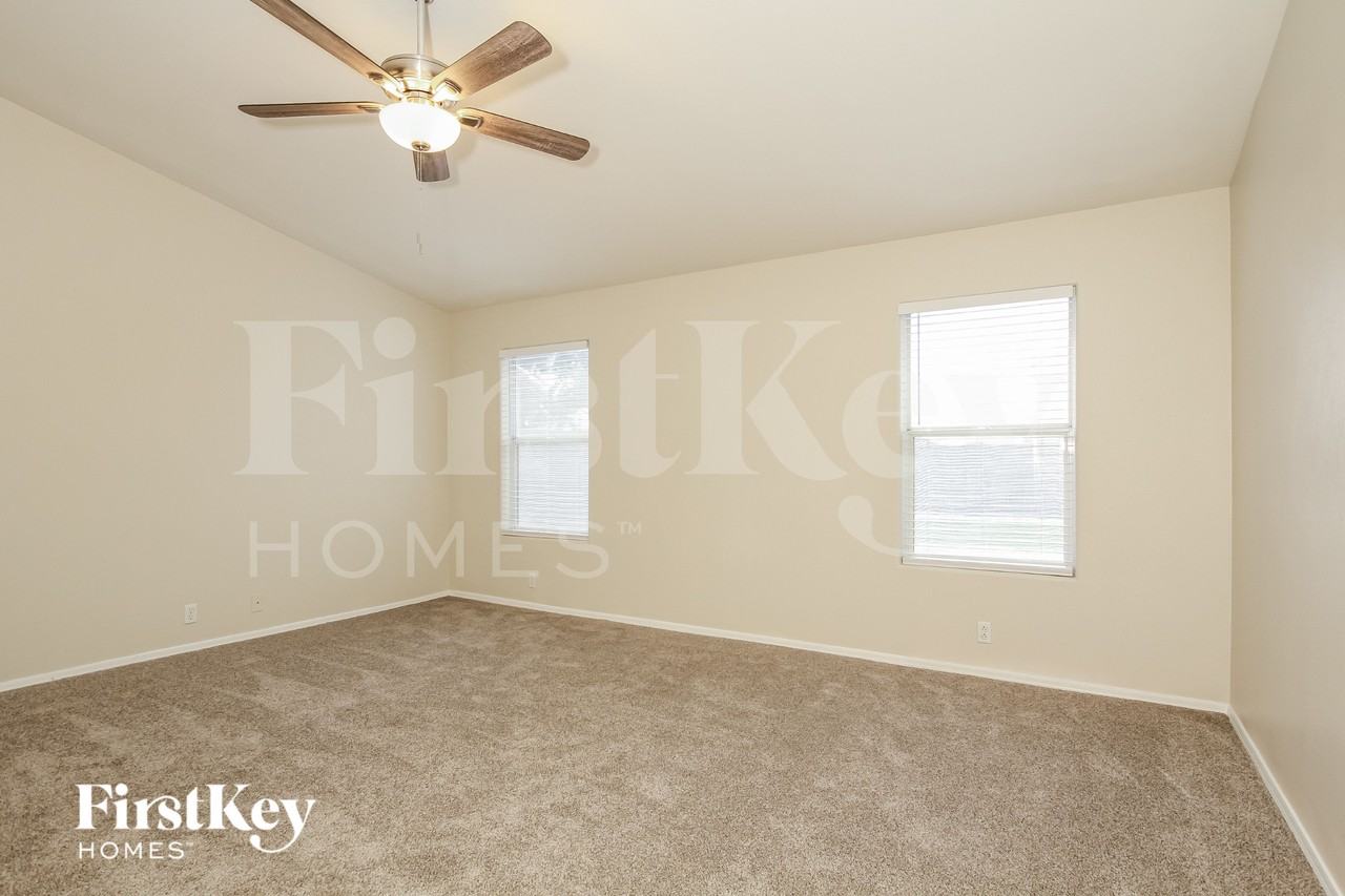 6396 N 81st Dr - Photo 7 of 15