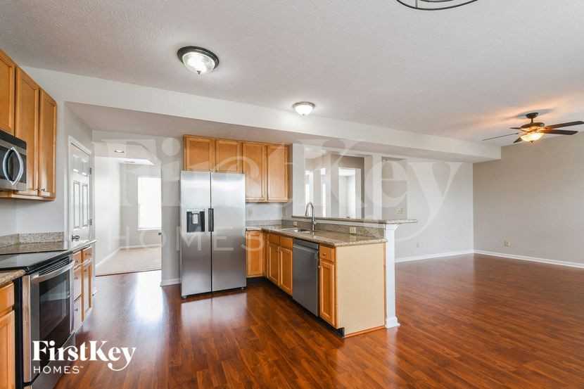 9757 Scotch Pine Ct - Photo 5 of 15