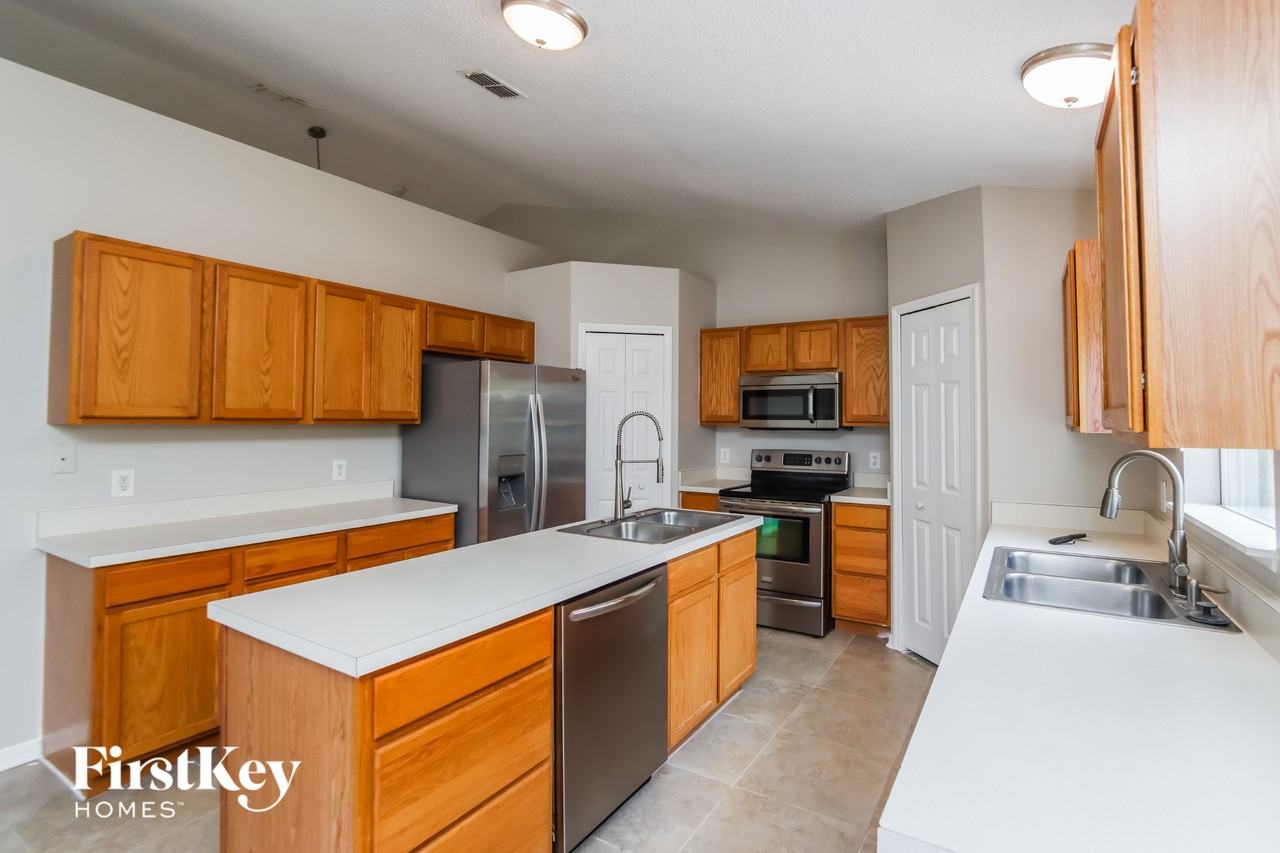 1686 Whiting St Se - Photo 6 of 15