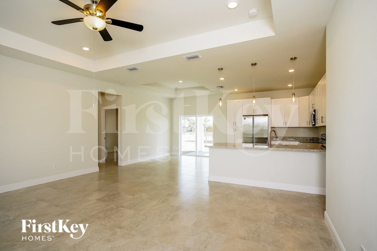 1621 Nw 16th Ter - Photo 4 of 18