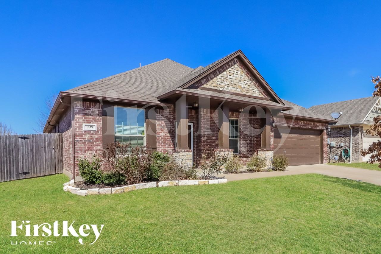 1005 Destrehan Ct - Photo 3 of 23