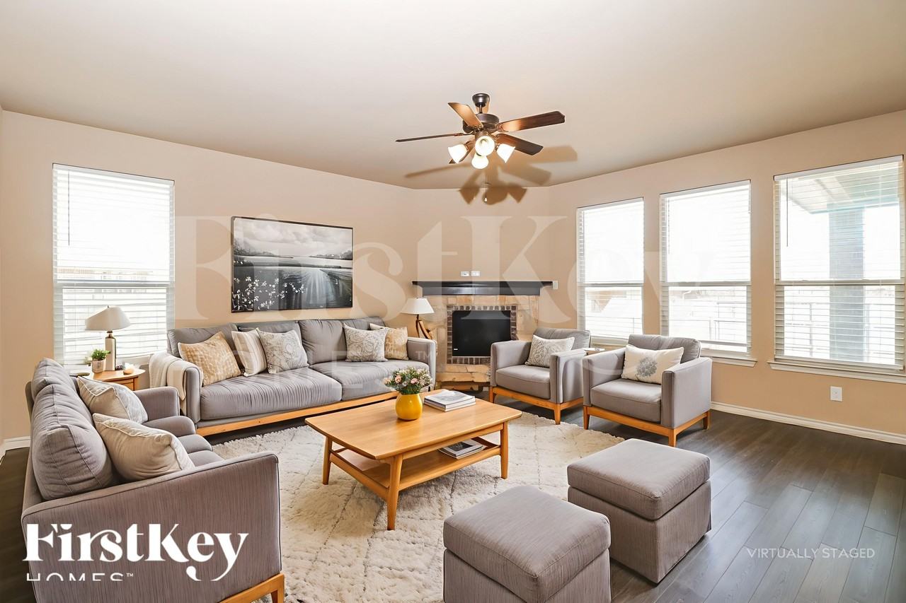 1005 Destrehan Ct - Photo 5 of 23