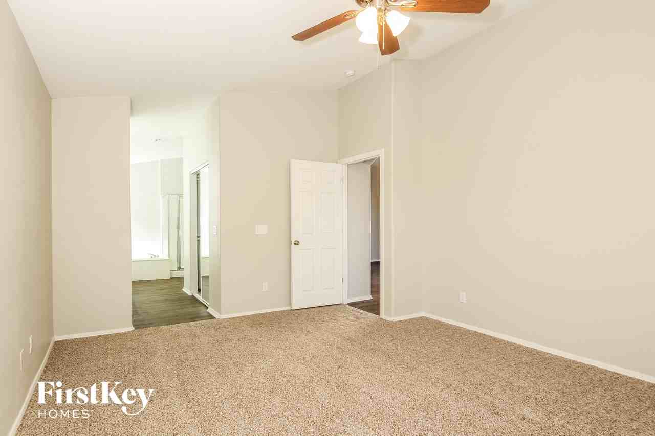 14915 N 86th Dr - Photo 7 of 15