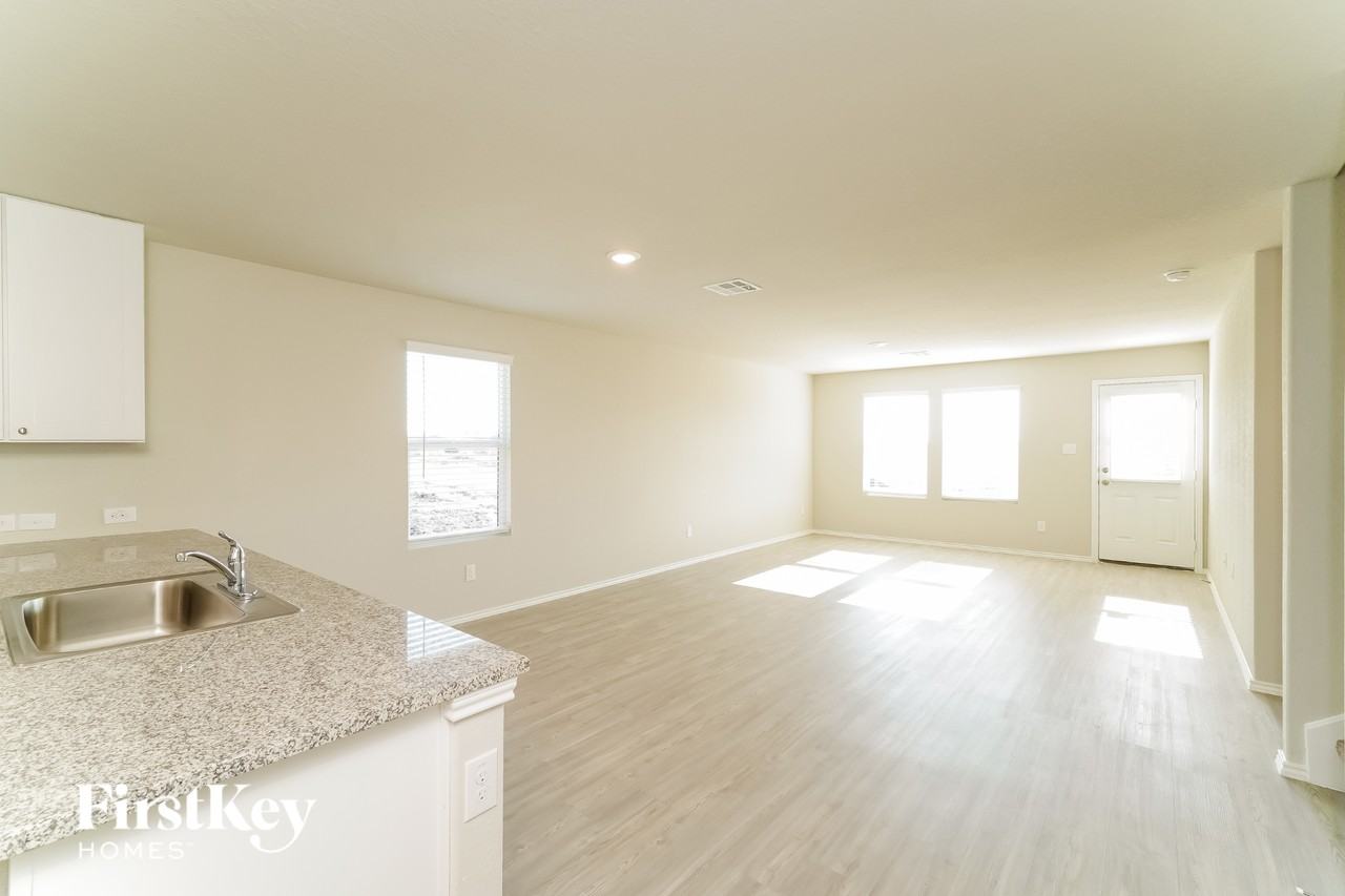 13244 Rosemary Cv - Photo 5 of 15