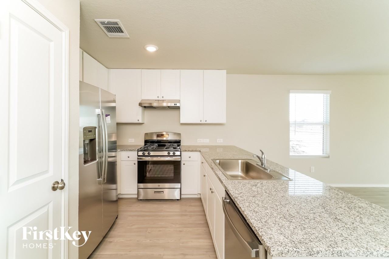 13244 Rosemary Cv - Photo 6 of 15