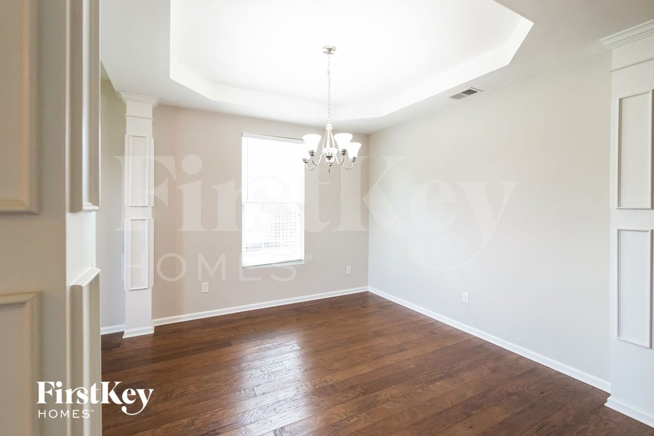 987 Cedarfield Ln - Photo 5 of 15