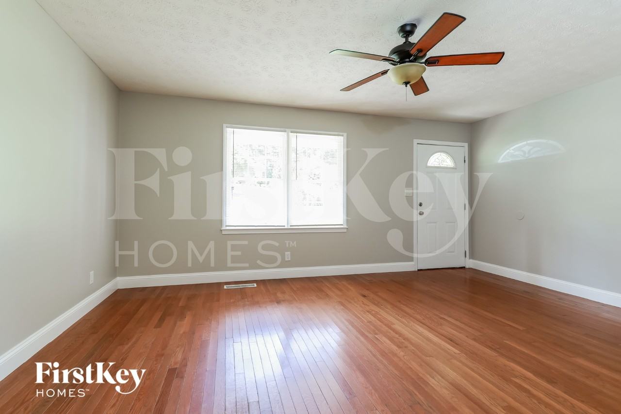 124 Northridge Dr - Photo 2 of 15