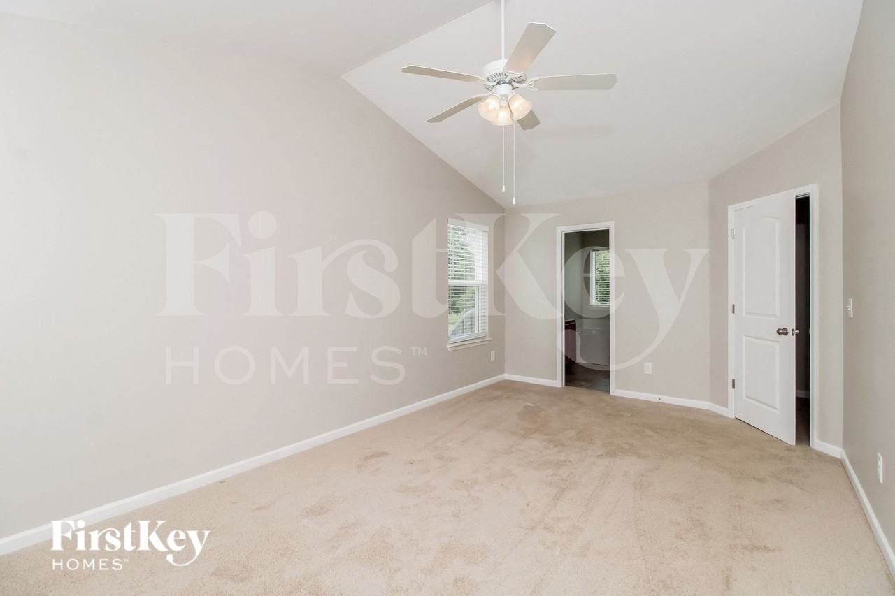 1104 Waterlyn Dr - Photo 6 of 15