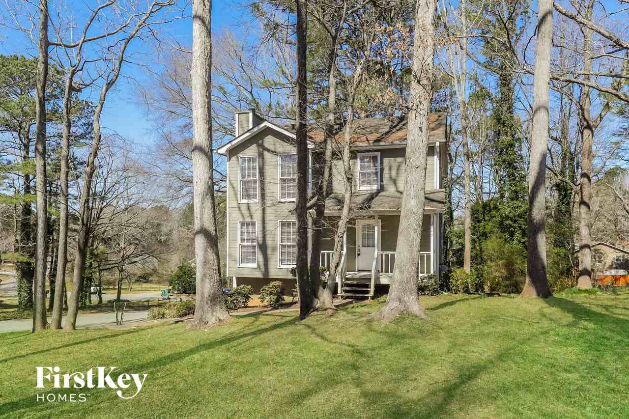 3843 Holland Dr - Photo 2 of 15