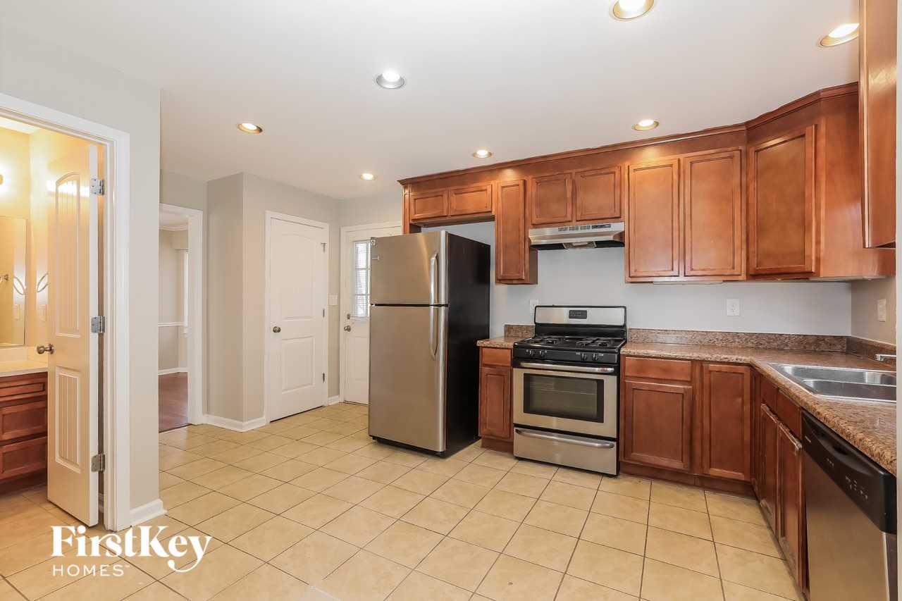 3843 Holland Dr - Photo 7 of 15