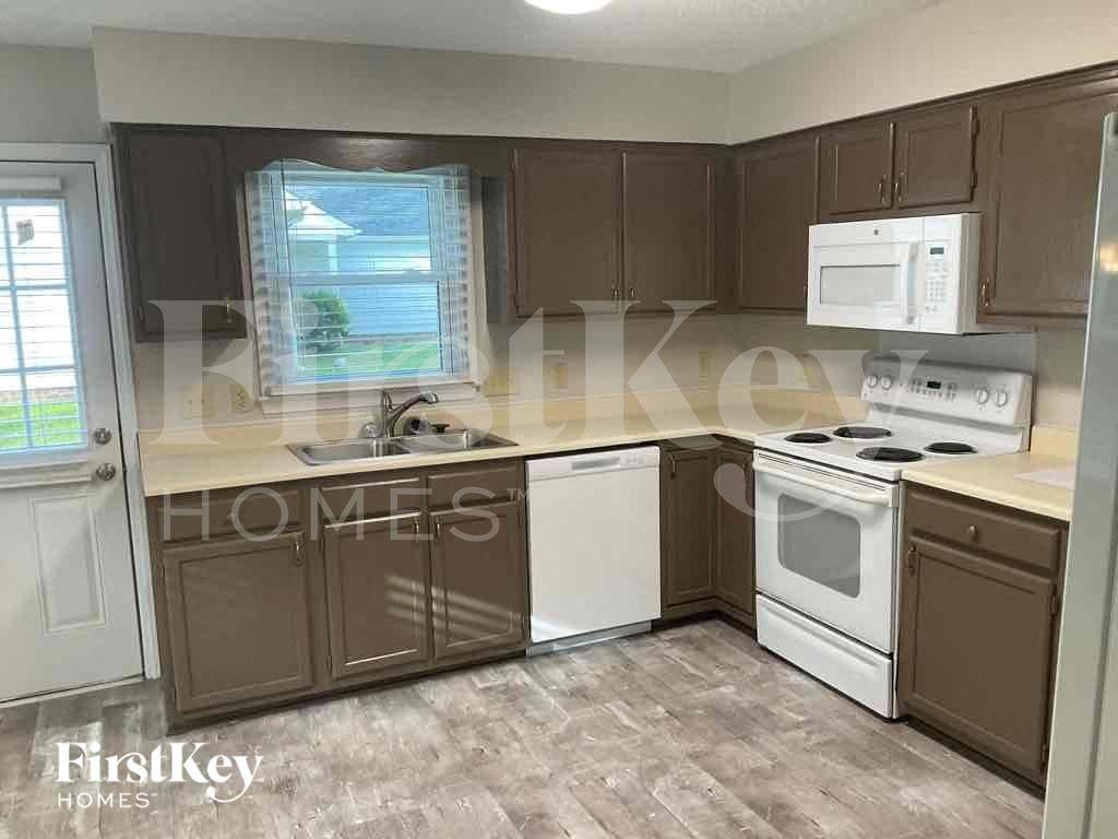 12 Hickory Knoll Ct - Photo 4 of 17