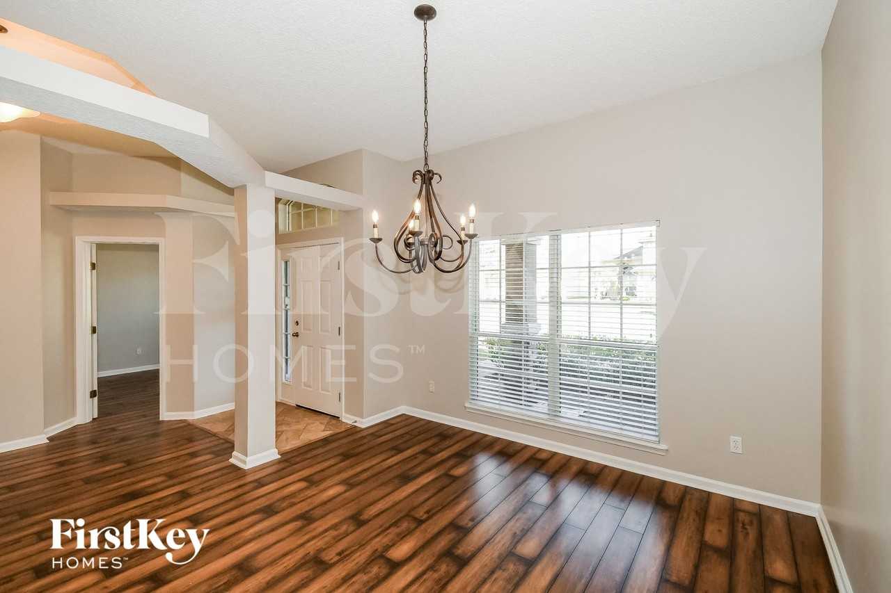 652 Reflection Cove Rd - Photo 4 of 15