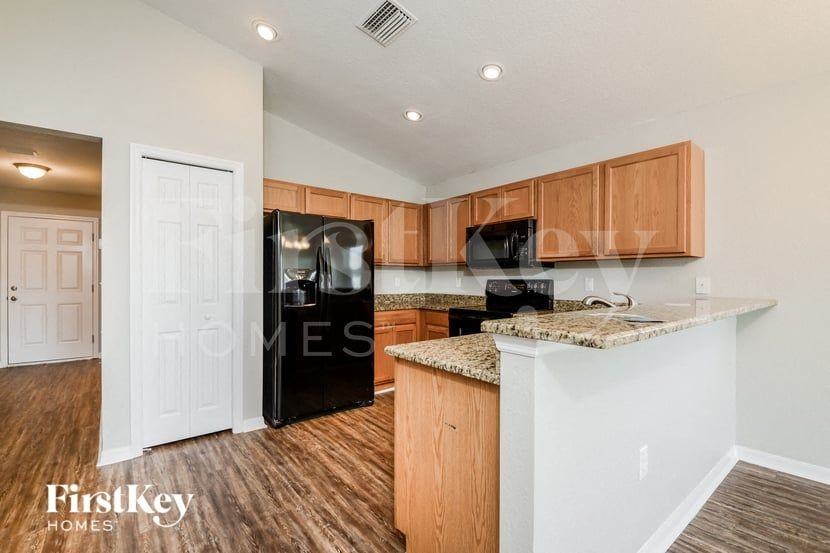 2318 11th Ave E - Photo 6 of 15