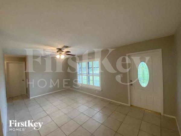 798 Chevy Chase St - Photo 2 of 13