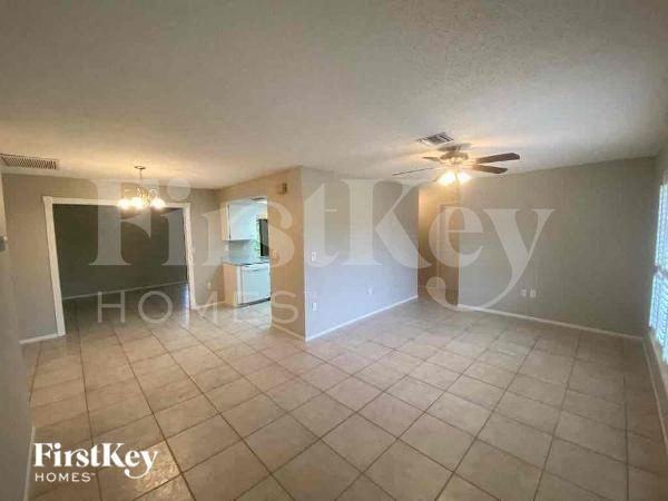 798 Chevy Chase St - Photo 3 of 13