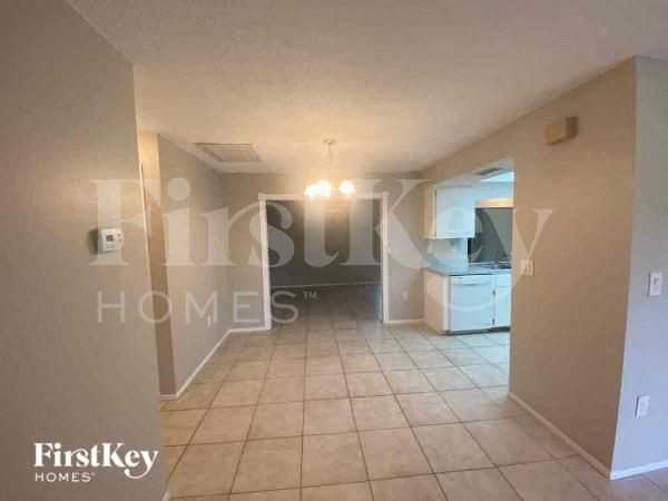 798 Chevy Chase St - Photo 4 of 13