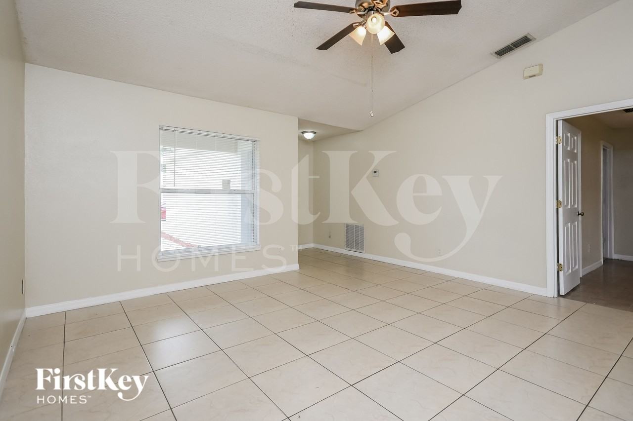 646 Crane Dr - Photo 6 of 17