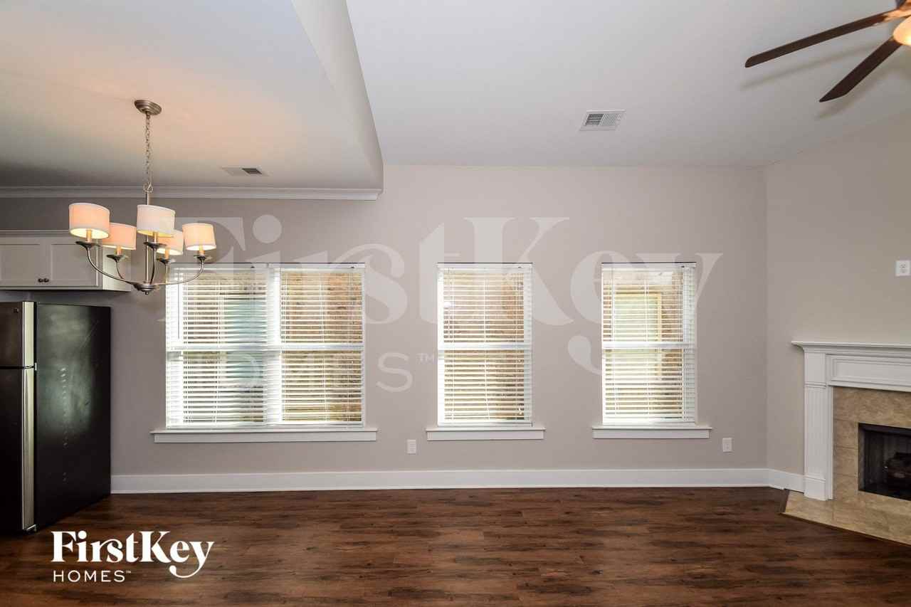 5521 Park Side Rd - Photo 3 of 15