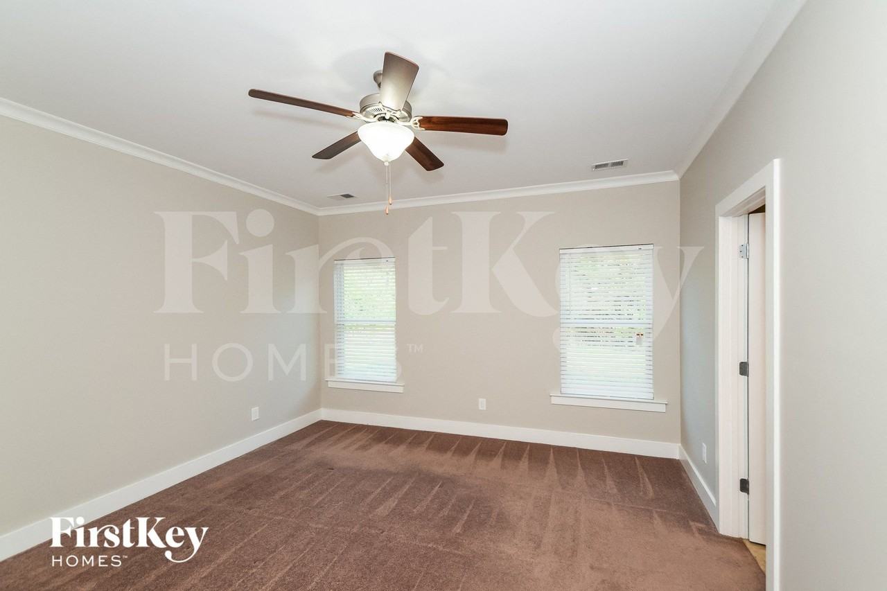 5521 Park Side Rd - Photo 5 of 15