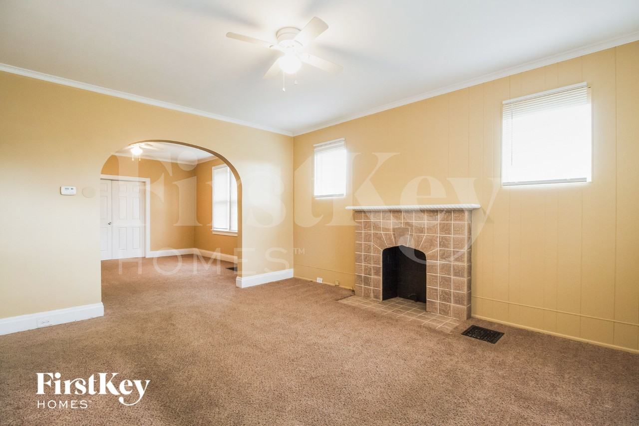 3414 Corrine Ave - Photo 3 of 15