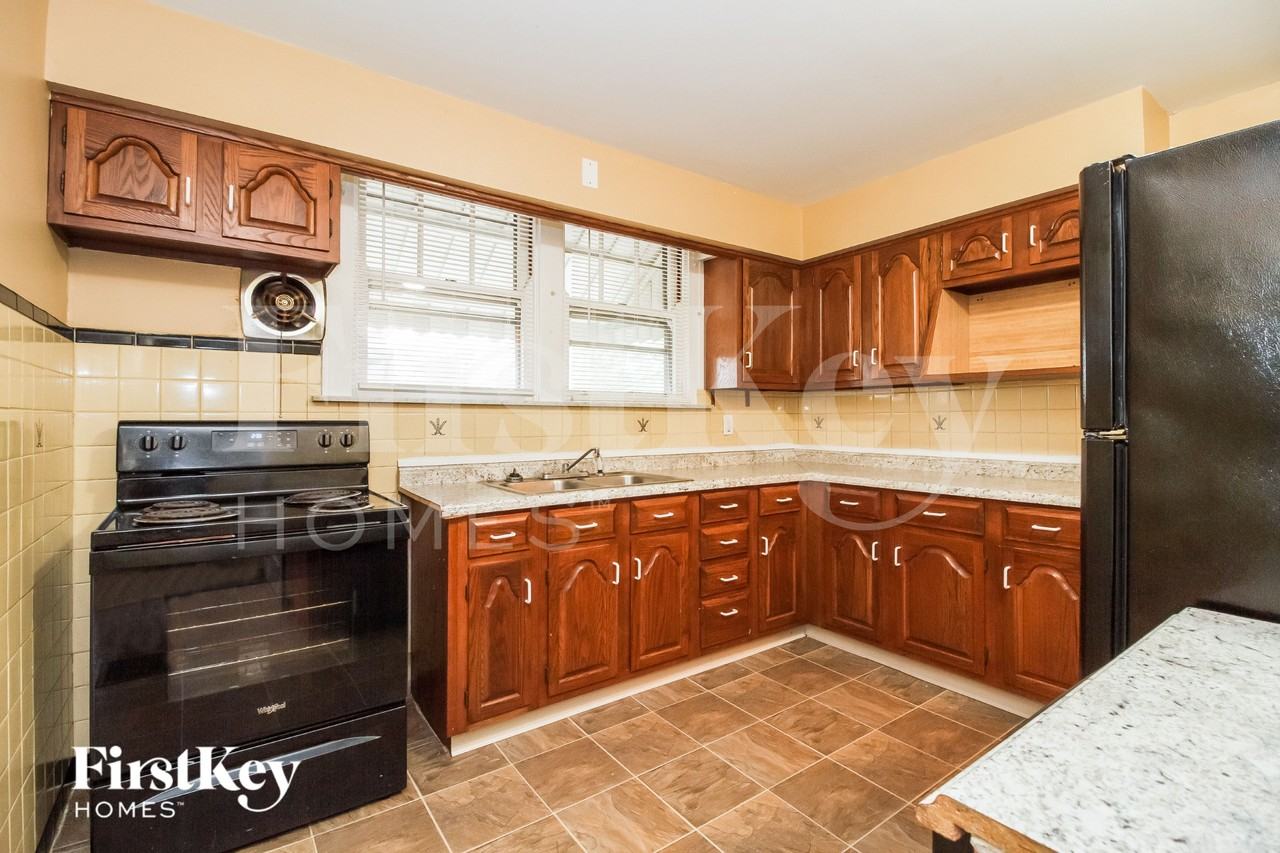 3414 Corrine Ave - Photo 6 of 15