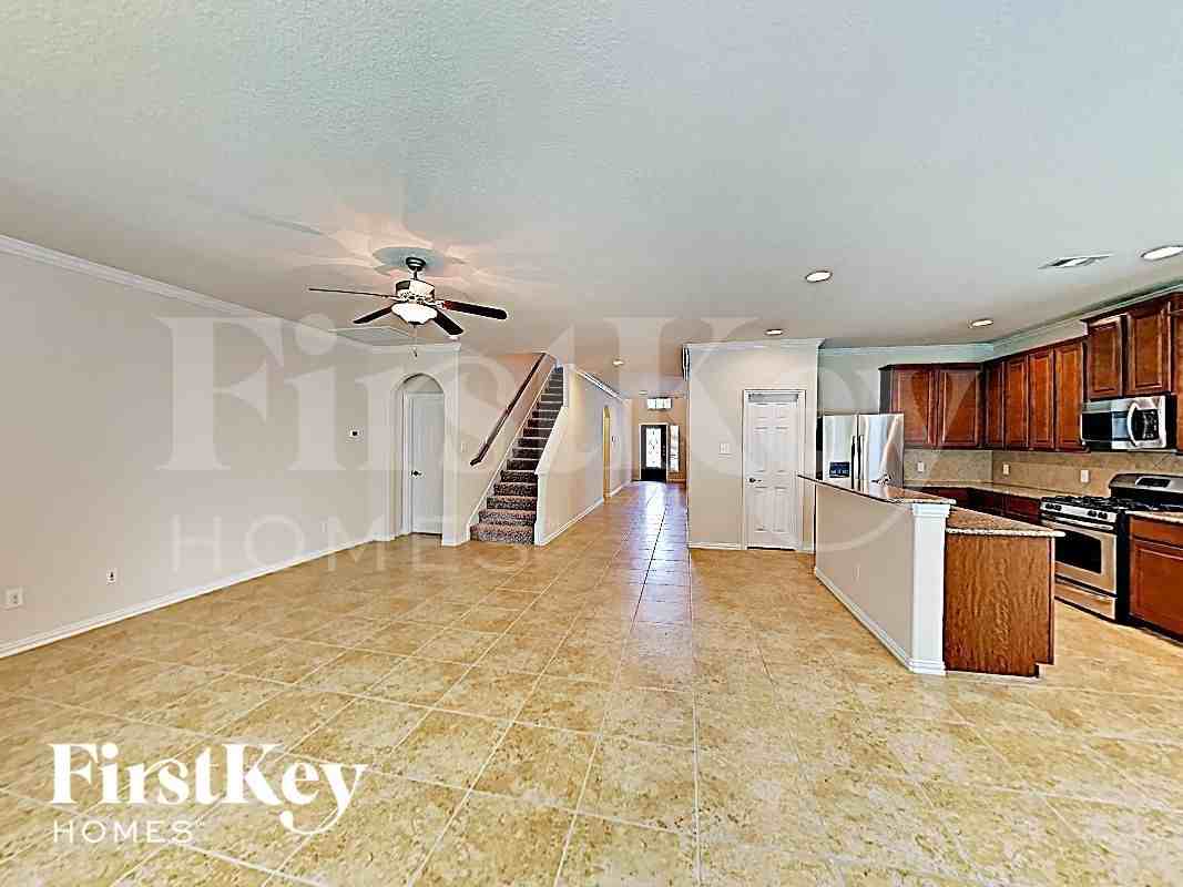 24431 Sundance Spring Dr - Photo 3 of 17