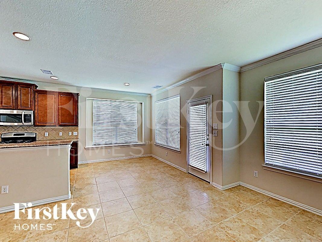 24431 Sundance Spring Dr - Photo 5 of 17