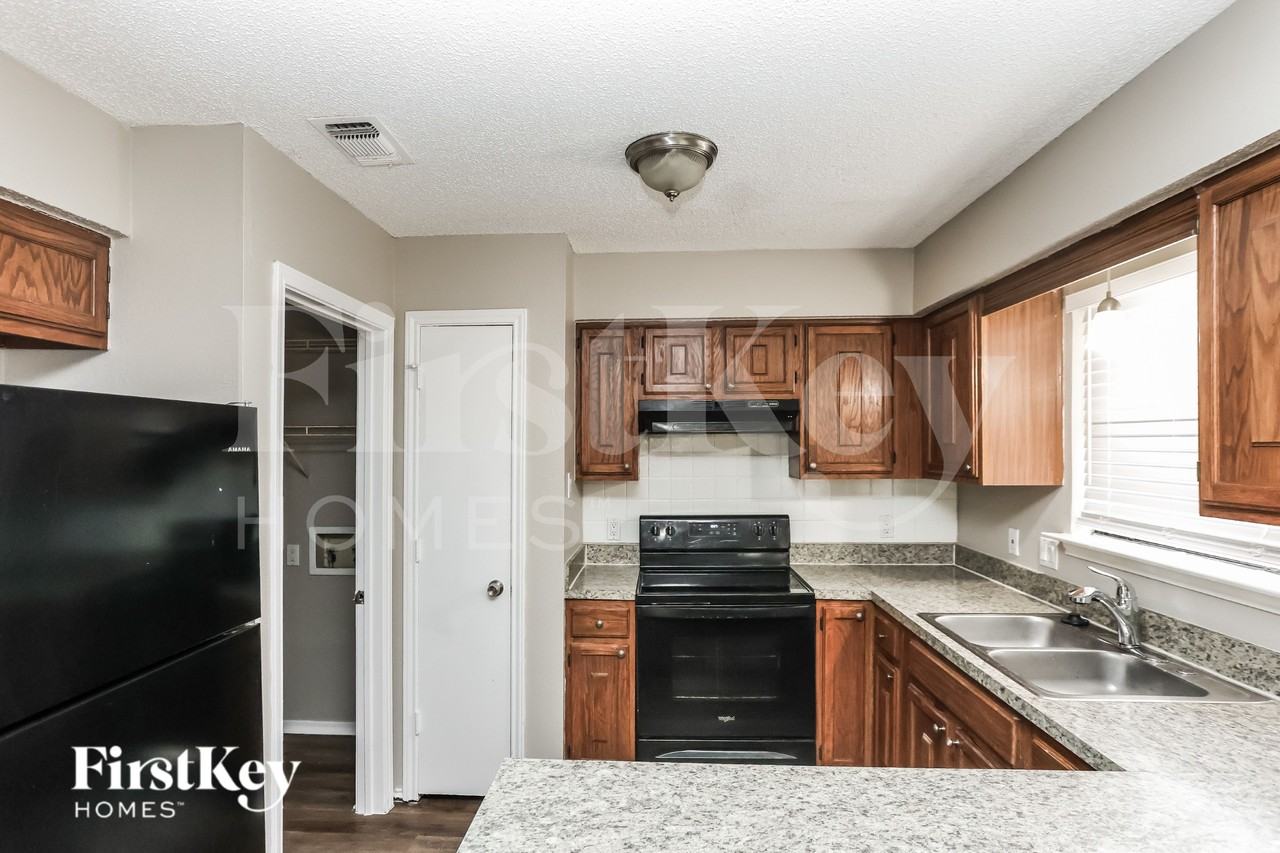 231 Myrtle Dr - Photo 6 of 16