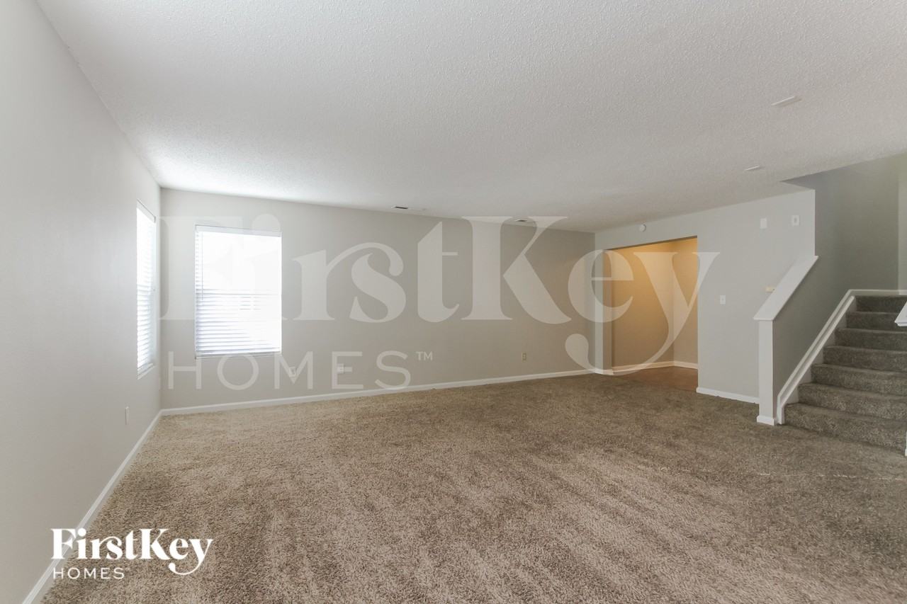 10423 Apple Creek Way - Photo 2 of 16